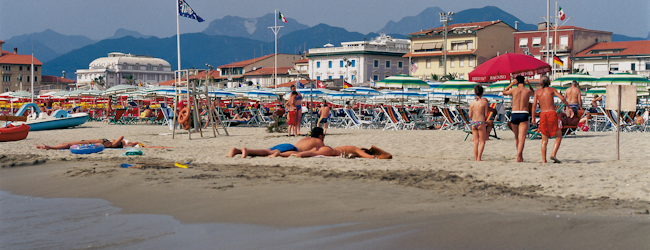 LISA-sprachreisen-italienisch-Viareggio-strand-meer-sonne-entspannen-freizeit-baden